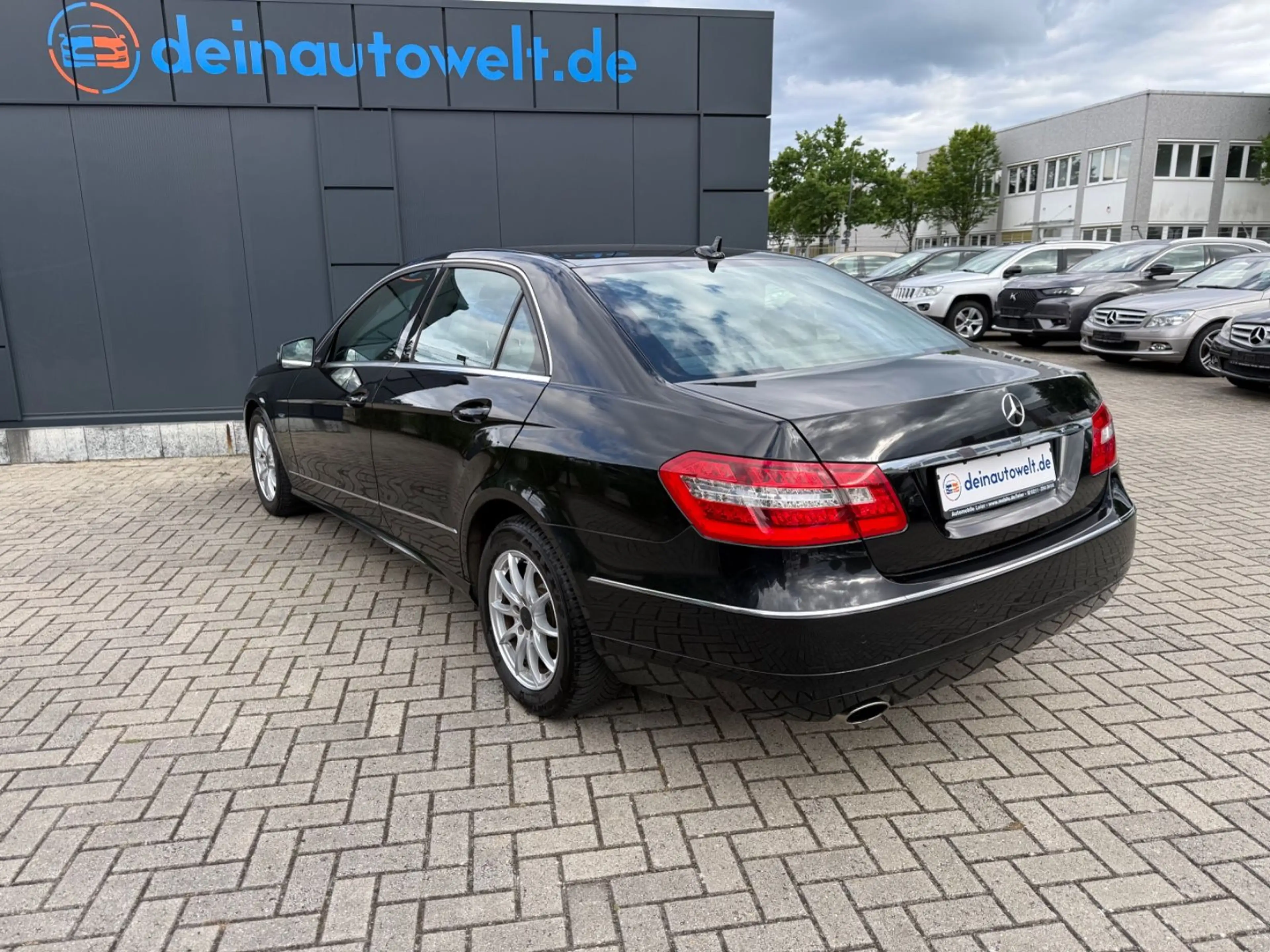 Mercedes-Benz E 250 E Limousine CGI BlueEfficiency *Automatik — photo 8